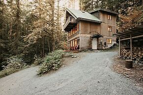 43sl - Hot Tub - Pets Ok - Bbq - Wifi 3 Bedroom Cabin by Redawning