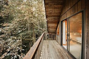 43sl - Hot Tub - Pets Ok - Bbq - Wifi 3 Bedroom Cabin by Redawning