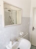 City Bb Chic Room With Shared Bathroom