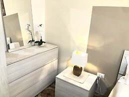 City Bb Chic Room With Shared Bathroom