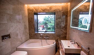 Charleson Luxury Hotel