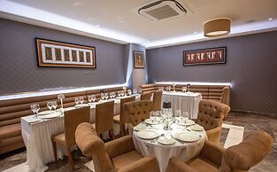 Charleson Luxury Hotel