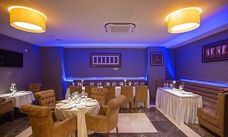 Charleson Luxury Hotel