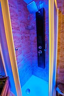 Rural House With Jacuzzi and Fireplace in the Room for 2 People