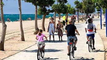 Triplex Next To The Beach 2 Separate Entrances