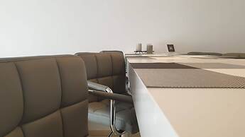 Triplex Next To The Beach 2 Separate Entrances