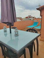 Triplex Next To The Beach 2 Separate Entrances