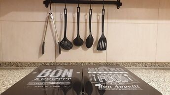 Triplex Next To The Beach 2 Separate Entrances