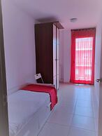 Triplex Next To The Beach 2 Separate Entrances