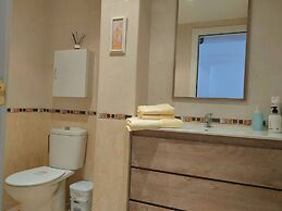 Triplex Next To The Beach 2 Separate Entrances