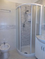 Modern Flat for 6 With Shared Pool