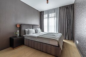Emerald Downtown Suites