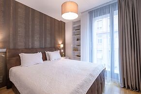 Emerald Downtown Suites