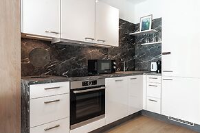 Emerald Downtown Suites