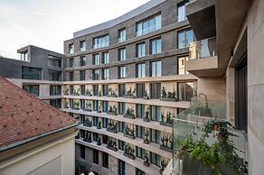 Emerald Downtown Suites