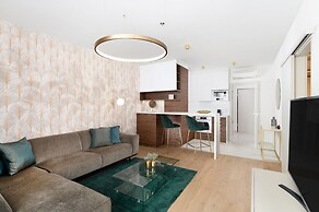 Emerald Downtown Suites