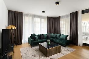 Emerald Downtown Suites