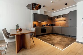 Emerald Downtown Suites