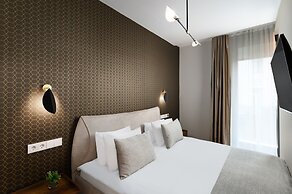 Emerald Downtown Suites