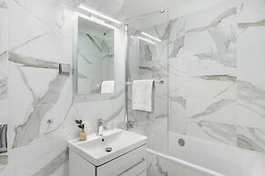 Emerald Downtown Suites
