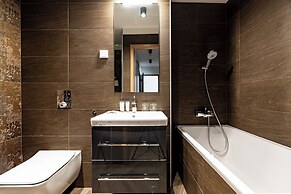 Emerald Downtown Suites