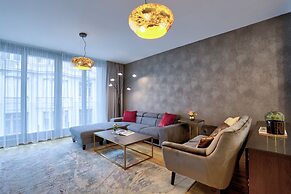 Emerald Downtown Suites