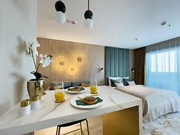 Emerald Downtown Suites