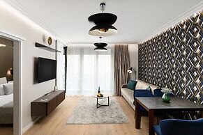 Emerald Downtown Suites