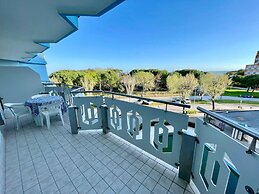 Seafront Apartment With Pool