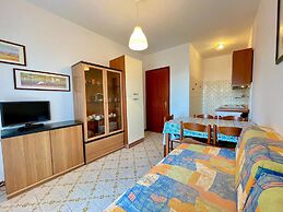 Seafront Apartment With Pool