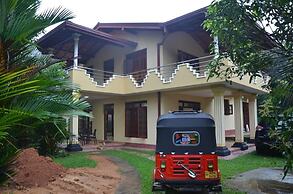 Villa Vinses In Hikkaduwa