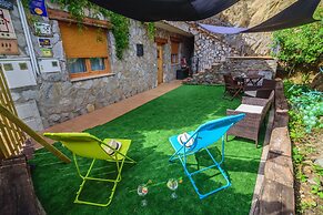 Rural House With Jacuzzi and Fireplace in the Room for 2-4 People