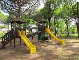 Spacious Apartment With big Terrace