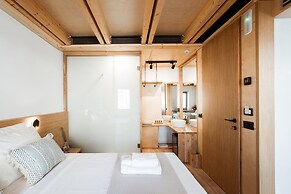 Thallos the Boutique