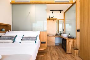 Thallos the Boutique