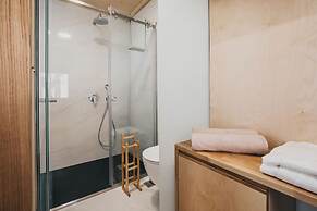 Thallos the Boutique