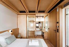 Thallos the Boutique