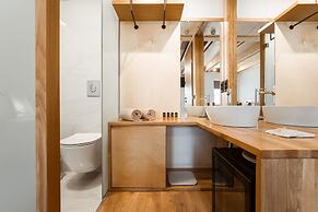 Thallos the Boutique