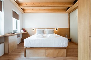 Thallos the Boutique