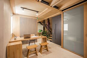 Thallos the Boutique