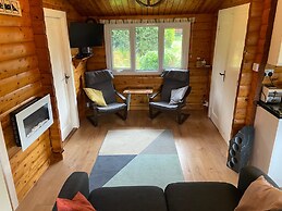 Snowdonia Log Cabin-sleeps 4-garden-pets