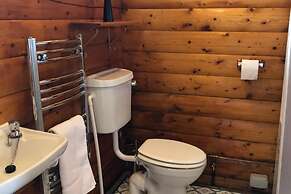 Snowdonia Log Cabin-sleeps 4-garden-pets