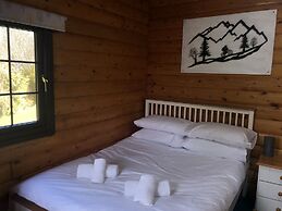 Snowdonia Log Cabin-sleeps 4-garden-pets
