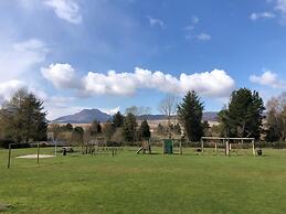 Snowdonia Log Cabin-sleeps 4-garden-pets