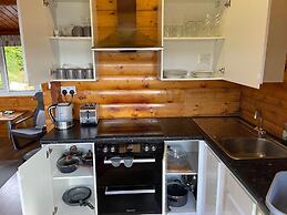 Snowdonia Log Cabin-sleeps 4-garden-pets