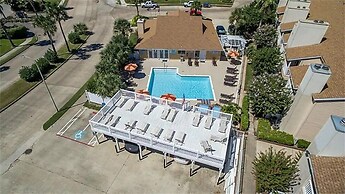 Sea-turtle 302 - Lovely 2br Beach Condo With Resort Amenities! Walk To