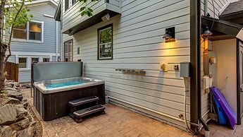 909 Park Ave 5 Bedroom Home by RedAwning