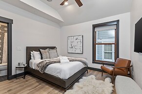 909 Park Ave 5 Bedroom Home by RedAwning