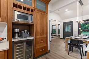 909 Park Ave 5 Bedroom Home by RedAwning