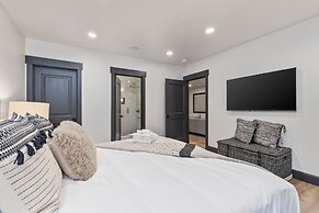 909 Park Ave 5 Bedroom Home by RedAwning